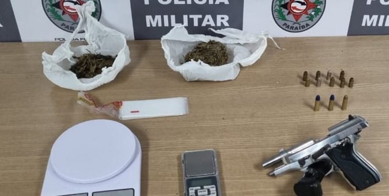 Dupla é presa com arma e droga durante ação da Polícia Militar em Mangabeira